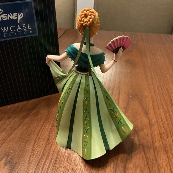 Disney Showcase Collection Anna figurine, frozen hand painted with original box - Picture 4 of 6